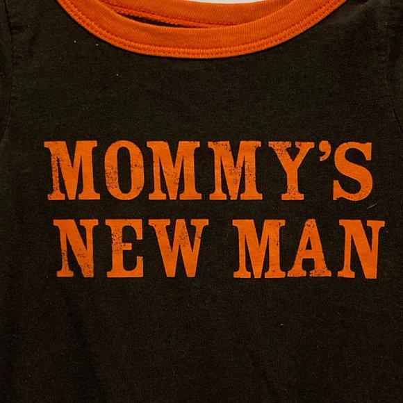 Carter's ❤️ Baby Romper Size 12 Months (PRE-LOVED) - Picture 2 of 5